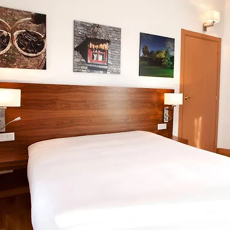 & Cerdanya Lejlighedshotel